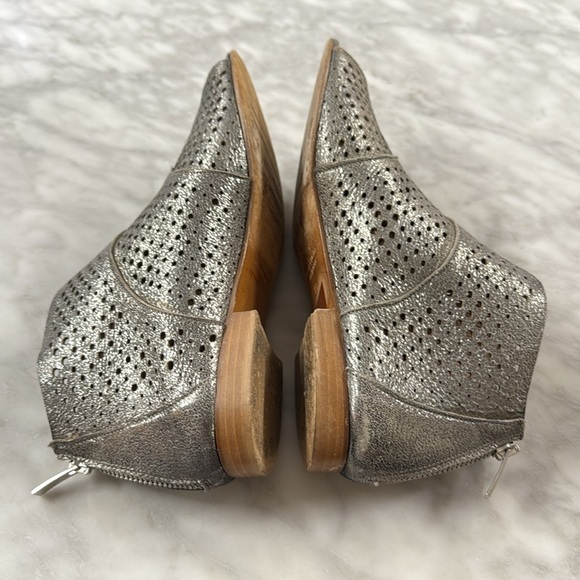 Cordani Peep Toe Metallic Perforated Ankle Bootie Size 41 - Picture 6 of 12